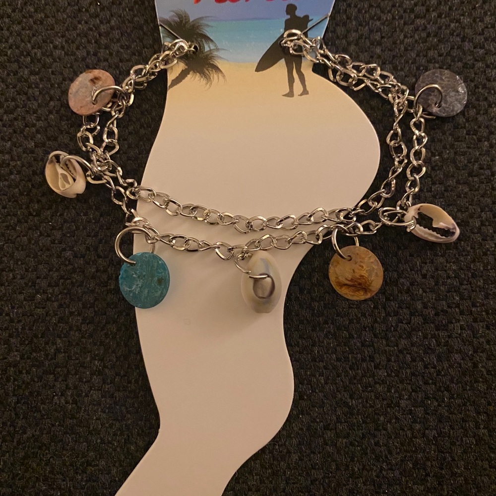 NWT. ANKLE BRACELET- ADJUSTABLE. FASHION JEWELRY
